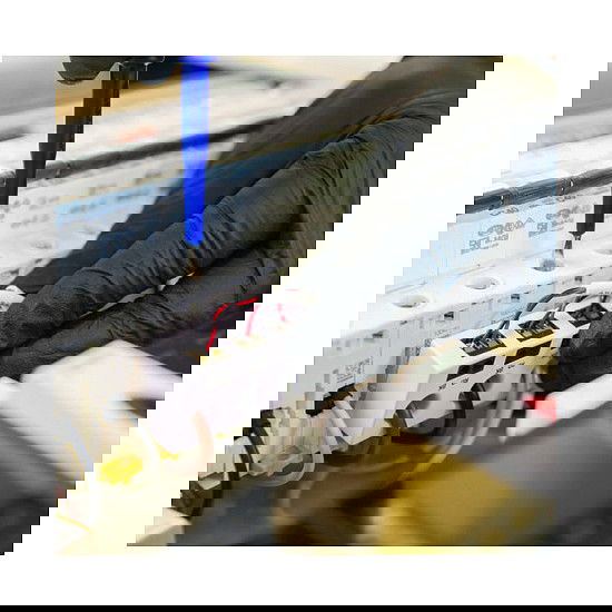 Shelly Pro 3EM-3CT63 Relé WiFi LAN Contador de Corriente con Medición CT 63A Carril DIN