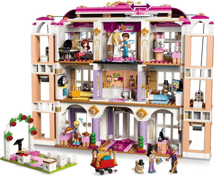 LEGO Friends 42704 Grand Hotel w mieście Heartlake