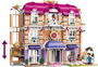 LEGO Friends 42704 Grand Hotel w mieście Heartlake