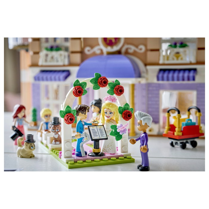 LEGO Friends Gran Hotel de Heartlake City 42704