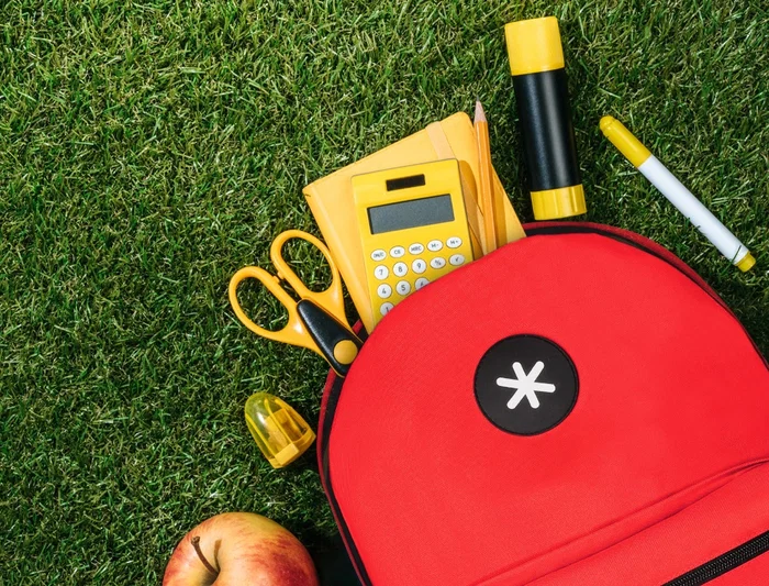 Antartik Mochila Escolar Roja 320x140x430 mm con Bolsillo Portátil 15.6" y Múltiples Bolsillos