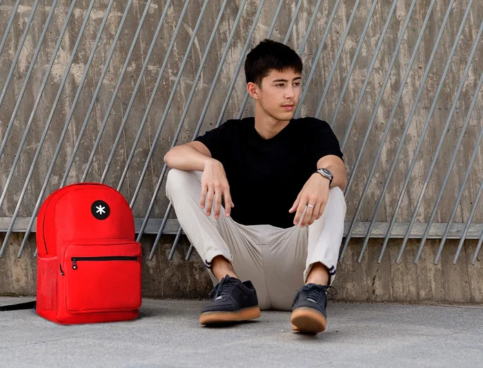 Antartik Mochila Escolar Roja 320x140x430 mm con Bolsillo Portátil 15.6" y Múltiples Bolsillos