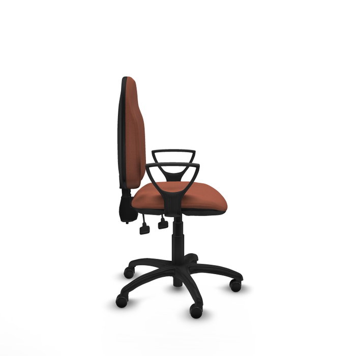 Silla de oficina Algarra con mecanismo Contacto permanente de doble maneta tapizada con Tela color Marrón. Equipada con Base poliamida negra, Brazos fijos y Ruedas autofrenantes Silla de oficina Algarra con mecanismo Contacto permanente de doble maneta tapizada con Tela color Marrón. Equipada con Base poliamida negra, Brazos fijos y Ruedas autofrenantes