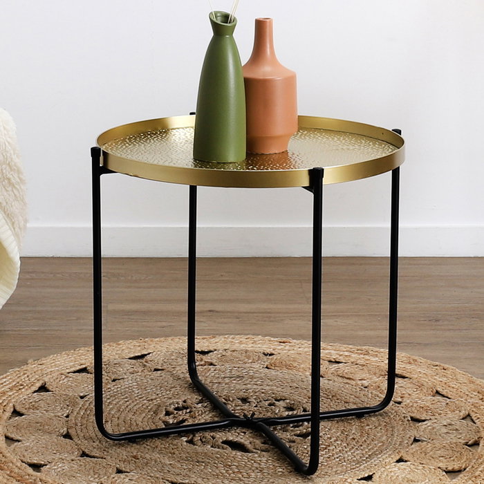 Home Deco Factory Mesa Auxiliar Mirage Metal Hierro Bandeja Dorada Martillada Patas Negras Plegable Diámetro 50 cm Alto 45 cm
