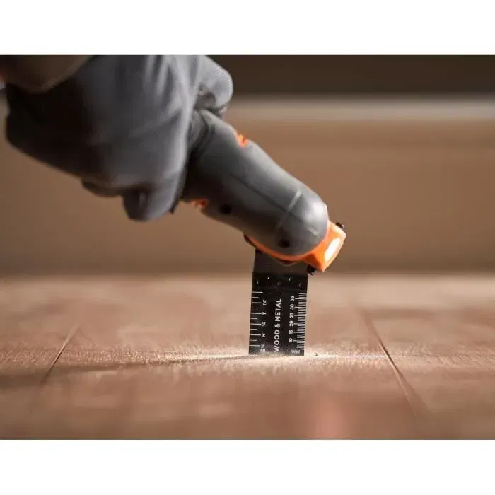 Black + Decker Herramienta Multifunción Inalámbrica BDCOS18N-XJ 18V - Sin Batería - 18 Accesorios