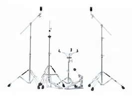 Pearl Pack De Herrajes Serie 834 Incluye: Pedal Bombo P-930, Soporte Caja S-830, Soporte Hi Hat H-830, Dos Soportes Plato BC.830