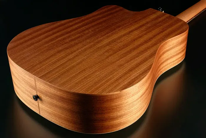 LAG Guitarra Acústica Dreadnought Cutaway Tramontane 70 Natural - Acabado Satinado