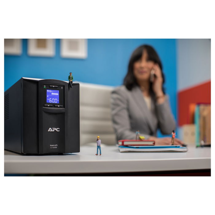 APC SMC1000IC Smart-UPS Tower 1000VA/600W SAI Línea Interactiva con AVR, SmartConnect, LCD y 8 Salidas