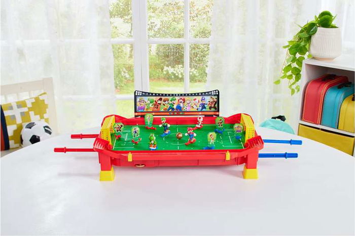 Epoch Juego Super Mario Football Striker con control de jugadores para divertido partido de fútbol