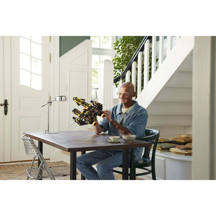 LEGO Icons 10355 Blacktron Renegade - Juego de Construcción de 1151 Piezas para Adultos 18+