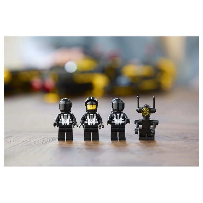 LEGO Icons 10355 Blacktron Renegade - Juego de Construcción de 1151 Piezas, 18+ Años, Modelo Coleccionable