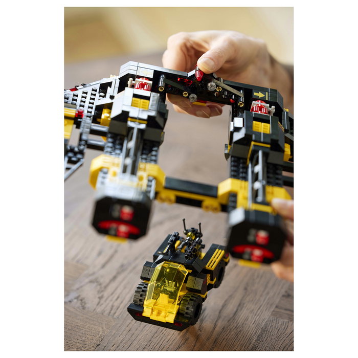 LEGO Icons 10355 Blacktron Renegade - Juego de Construcción de 1151 Piezas, 18+ Años, Modelo Coleccionable