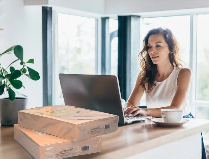 Q-connect Papel color Din A3 80gr crema, 500 hojas. Ideal para impresoras inkjet, láser y fotocopiadoras. Certificado PEFC.