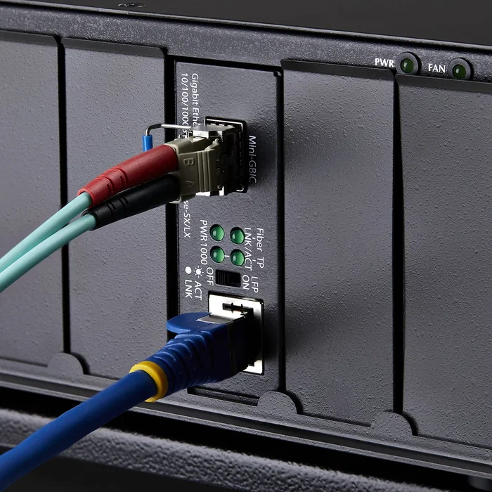 StarTech.com MCM1110SMLC40 Convertidor de Medios Gigabit Monomodo LC 40 km