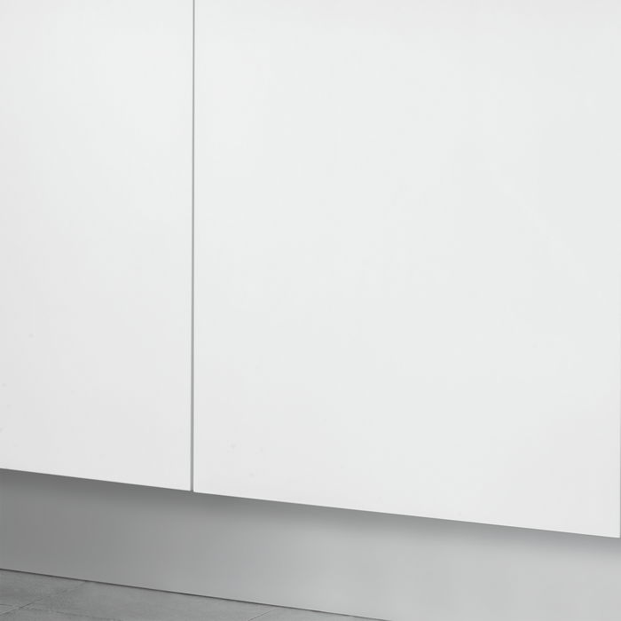 Emuca Lote de 2 zócalos para cocina Plasline con accesorios de unión, altura 100mm, 2 barras de lognitud 2.35m, Plástico, Anodizado satinado Emuca Lote de 2 zócalos para cocina Plasline con accesorios de unión, altura 100mm, 2 barras de lognitud 2.35m, Plástico, Anodizado satinado