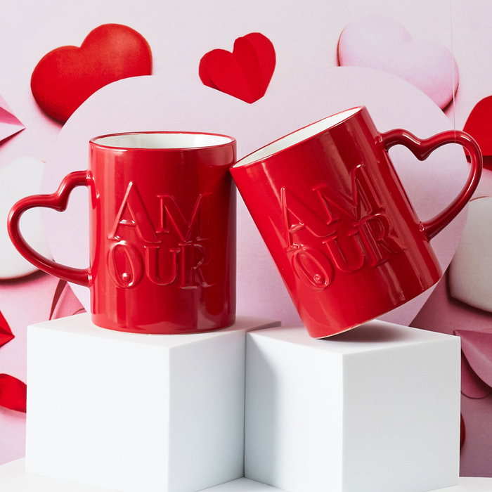 The Concept Factory Juego 2 Mugs Asa Corazón Rojo y Blanco 300 ml 'Amour' Love Is In The The Concept Factory Juego 2 Mugs Asa Corazón Rojo y Blanco 300 ml 'Amour' Love Is In The