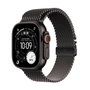Apple Watch Ultra 3 con caja de titanio negro de 49 mm y correa Milanese Loop negra