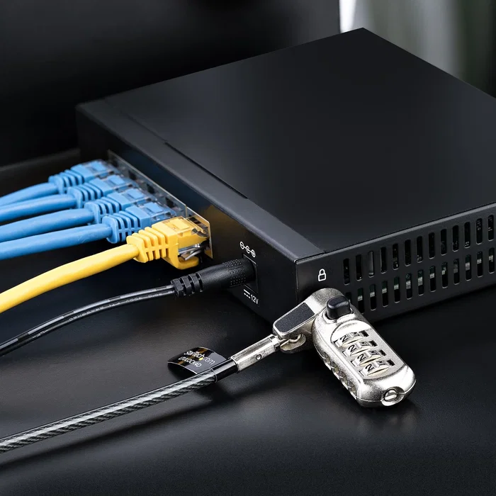 Startech Switch Ethernet 2.5G de 5 Puertos DS52000