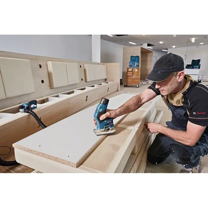 Bosch Professional 06016B0000 Cortabordes GKF 12V-8 con 2 Baterías de 3,0 Ah en Lboxx