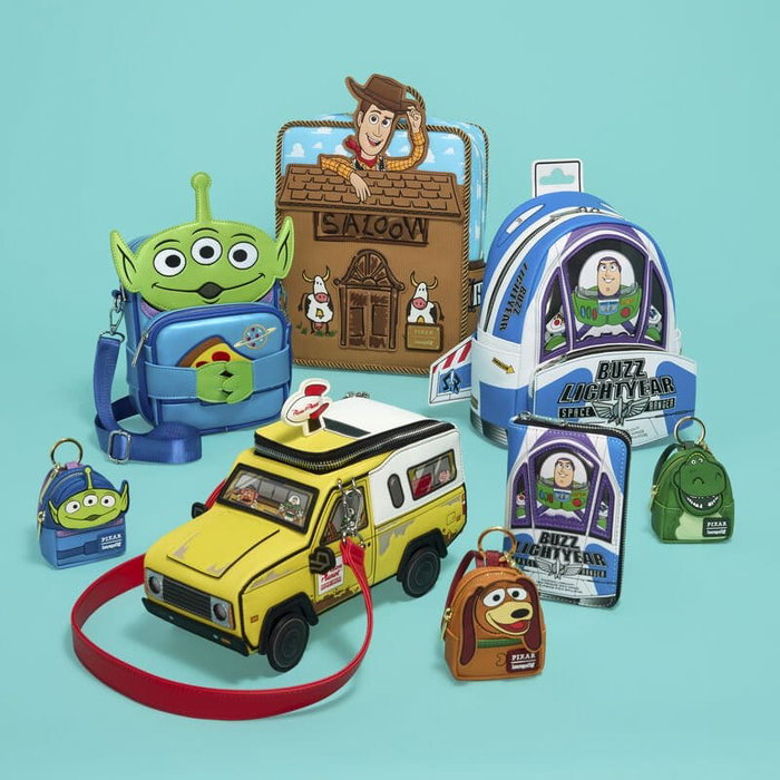 Loungefly Pixar Encantos del Bolso Mystery Box Expositor (15)