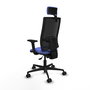 Silla de oficina Bormate con mecanismo Asincro tapizada con Tela color Azul claro y malla color Negro. Equipada con lumbar 1D, Brazos 2D, Cabecero 2D y Ruedas 65mm nailon