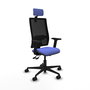Silla de oficina Bormate con mecanismo Asincro tapizada con Tela color Azul claro y malla color Negro. Equipada con lumbar 1D, Brazos 2D, Cabecero 2D y Ruedas 65mm nailon