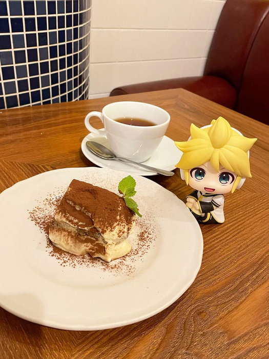 Megahouse Kagamine Len Estatua PVC Look Up