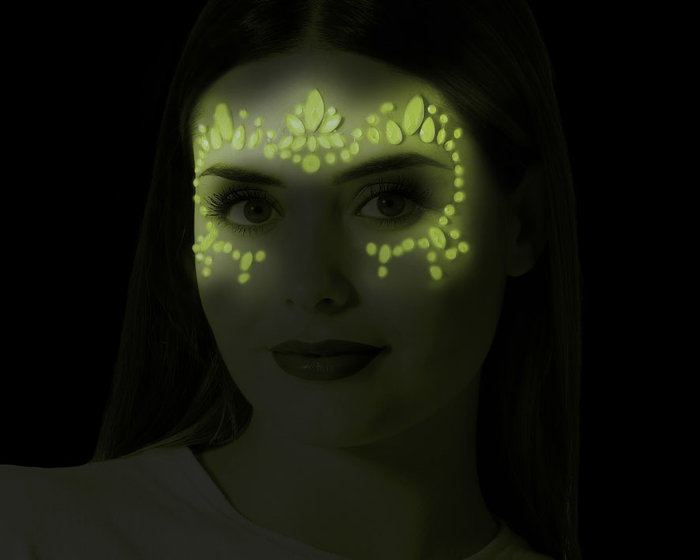 Joyas faciales adhesivas iridiscentes glow in the dark con diseño curvo Joyas faciales adhesivas iridiscentes glow in the dark con diseño curvo