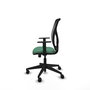 Silla de oficina Motilla con mecanismo Sincro tapizada con Tela color Verde esmeralda y malla color negra. Equipada con lumbar 1D, Brazos 1D y Ruedas 65mm nailon