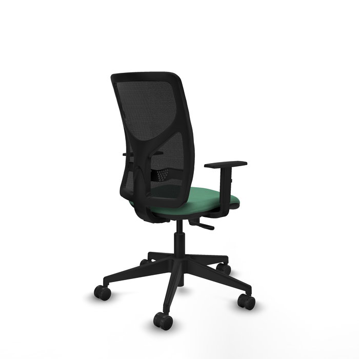 Silla de oficina Motilla con mecanismo Sincro tapizada con Tela color Verde esmeralda y malla color negra. Equipada con lumbar 1D, Brazos 1D y Ruedas 65mm nailon