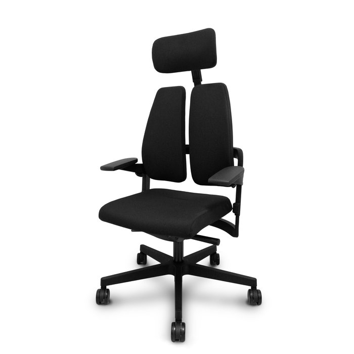 Silla de oficina Xilium con mecanismo Sincro autopesante tapizada con Tela color Negro. Equipada con Base poliamida negra, Brazos 3D, Cabecero 2D y Ruedas 65mm autofrenantes