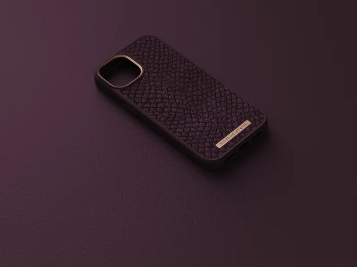 byELEMENTS Funda Njord para iPhone 14 con MagSafe - Piel de Salmón Reciclada, Color Rojo Rust, Protección MIL-STD-810H para pantalla de 15.5 cm (6.1")