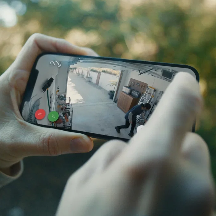 Ring Indoor Cam (2nd Gen) - Cámara de seguridad interior WiFi, 1080p Full HD con visión nocturna, audio bidireccional y montaje en pared