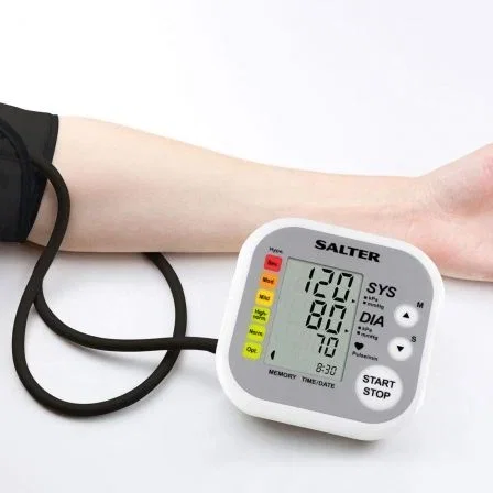 TENSIOMETRO DE BRAZO SALTER BPA-9201-EU - PRESIÓN / PULSO - MEDICIÓN HIPERTENSIÓN / INDICADOR ARRITMIA - 60 MEMORIAS PARA 2 USUARIOS + 1 INVITADO