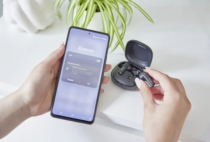 Intenso T500HAE Auriculares True Wireless Stereo (TWS) Intraural con Cancelación Activa de Ruido Híbrida, Bluetooth 5.3, Negro, Hasta 35h Autonomía, IPX4 Intenso T500HAE Auriculares True Wireless Stereo (TWS) Intraural con Cancelación Activa de Ruido Híbrida, Bluetooth 5.3, Negro, Hasta 35h Autonomía, IPX4