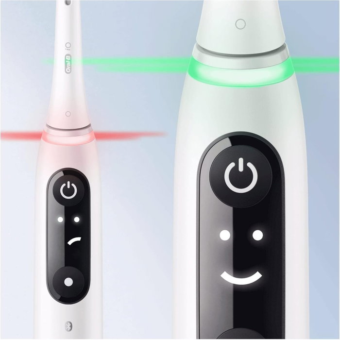 Oral-B iO 6 blanco con tecnología magnética y estuche de transporte