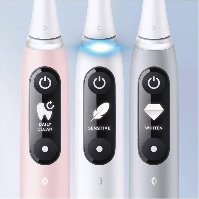 Oral-B iO 6 blanco con tecnología magnética y estuche de transporte