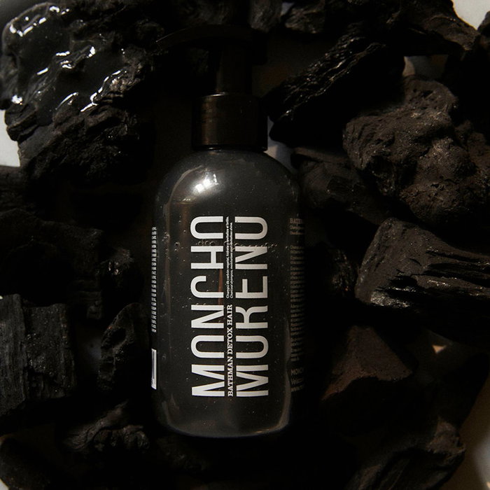 Moncho Moreno Bathman Detox Hair Champú de Carbón Activo Purificante 500 ml - Sin Sulfatos, Para Raíz Grasa y Puntas Secas Moncho Moreno Bathman Detox Hair Champú de Carbón Activo Purificante 500 ml - Sin Sulfatos, Para Raíz Grasa y Puntas Secas