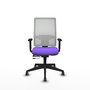 Silla de oficina Horna con mecanismo Sincro/Traslack tapizada con Tela color Lila y malla color Blanco. Equipada con lumbar 1D, Brazos 1D y Ruedas 65 mm parqué