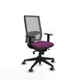Silla de oficina Horna con mecanismo Sincro tapizada con Similpiel color Morado y malla color Gris. Equipada con lumbar 1D, Brazos 1D y Ruedas 65 mm parqué