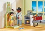 Playmobil Action Pediatra con osito de peluche.