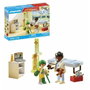 Playmobil Action Pediatra con osito de peluche.
