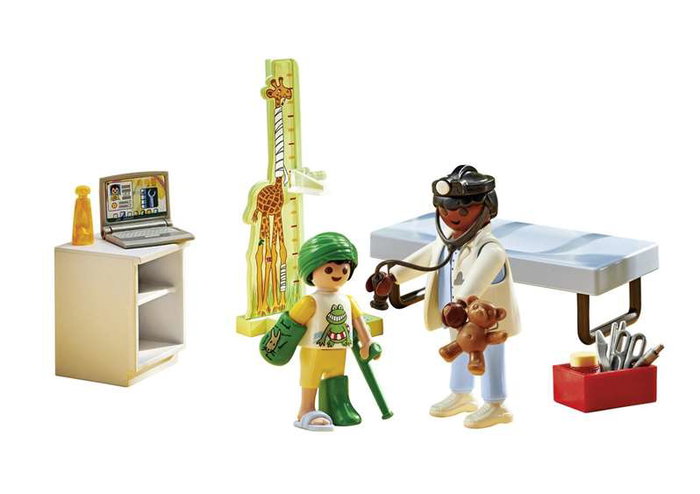 Playmobil Action Pediatra con osito de peluche. Playmobil Action Pediatra con osito de peluche.