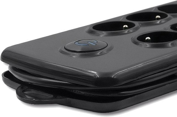 Qoltec Regleta de protección con 8 tomas y 2,5m, negra