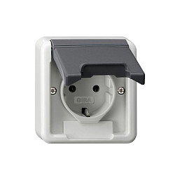 GIRA 445035 Schuko con tapa abatible Gris IP44