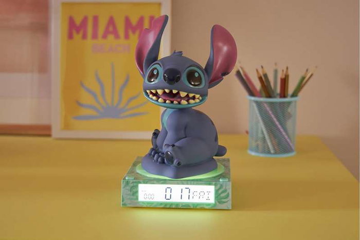 Kids Euroswan Despertador Digital Stitch con Fecha, Luz de Noche 3D, Multilingüe (Español, Inglés, Francés) - Para Niños y Adultos