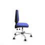 Silla de oficina Elche con mecanismo Asincro tapizada con Tela color Azul claro. Equipada con Base cromada, Sin brazos y Ruedas 65 mm parqué