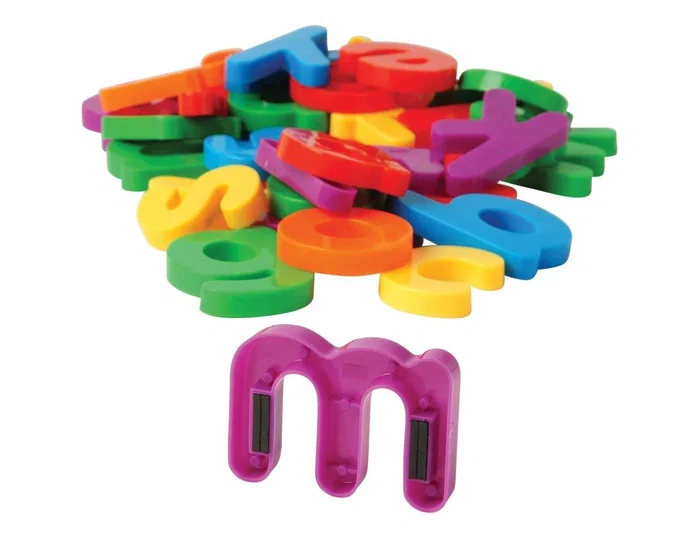 Miniland Bote de Letras Minúsculas Magnéticas de 154 Piezas de 32 mm