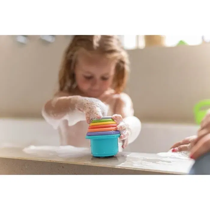 Nuby Vasos de Baño Apilables NUB0370797069697 de Silicona - 5 Colores, 5 Formas