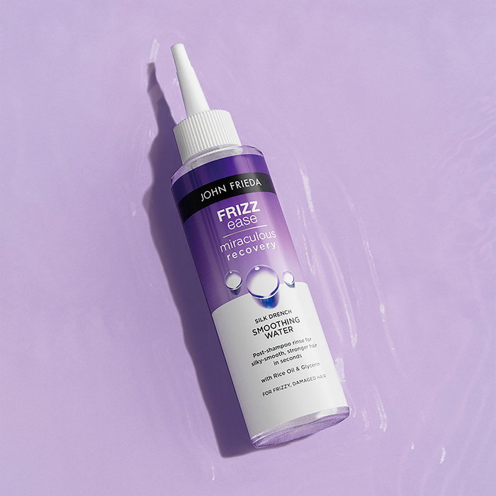 John Frieda Frizz-Ease Agua Capilar Miraculous Recovery de Seda 200 ml - Reduce el Frizz y Repara el Cabello Al Instante con Tecnología Lamelar John Frieda Frizz-Ease Agua Capilar Miraculous Recovery de Seda 200 ml - Reduce el Frizz y Repara el Cabello Al Instante con Tecnología Lamelar